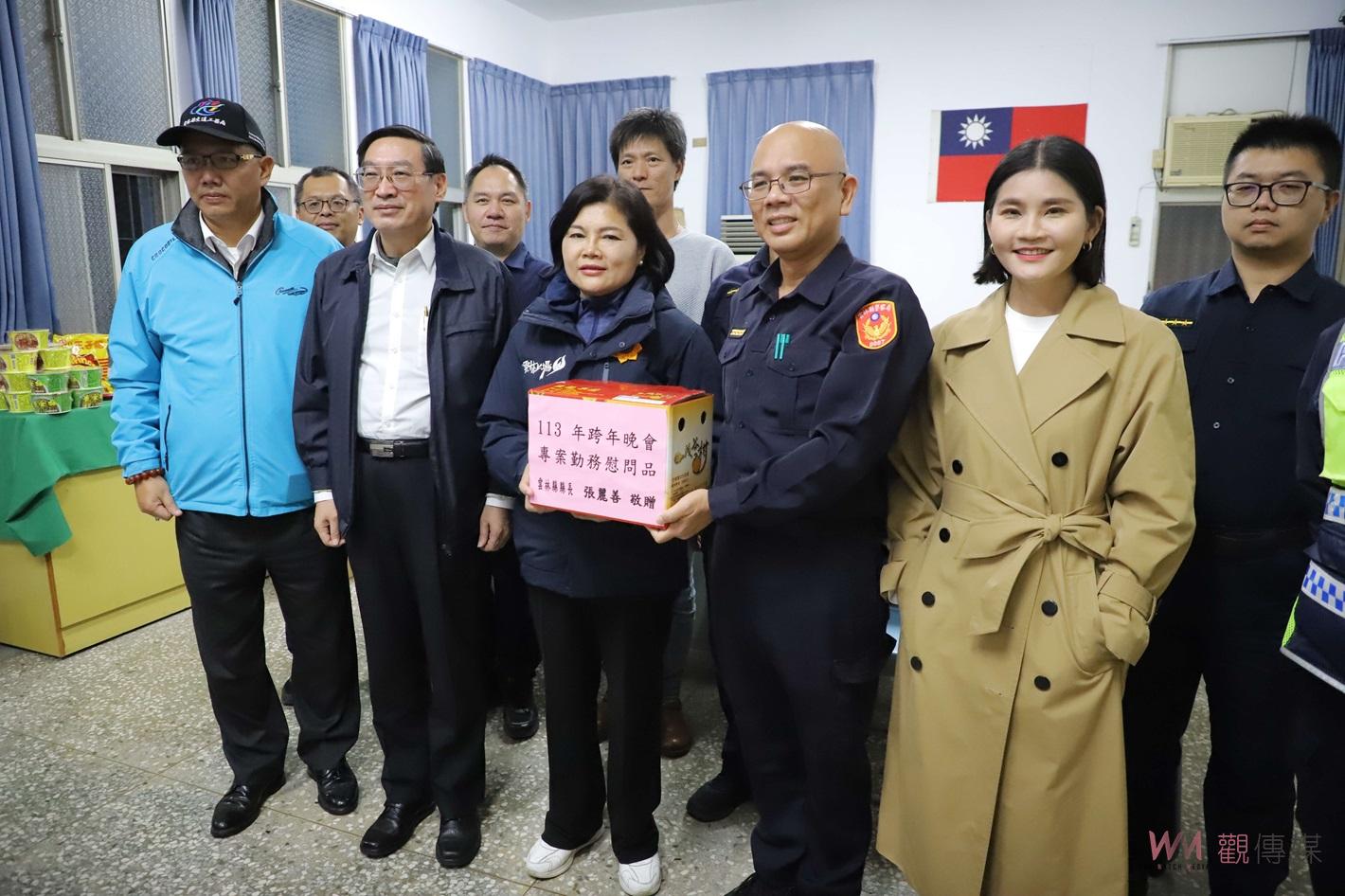 (有影片)/張麗善攜手民眾喜迎2024年 共賞劍湖山摩天輪跨年煙火秀 - https://www.watchmedia01.com