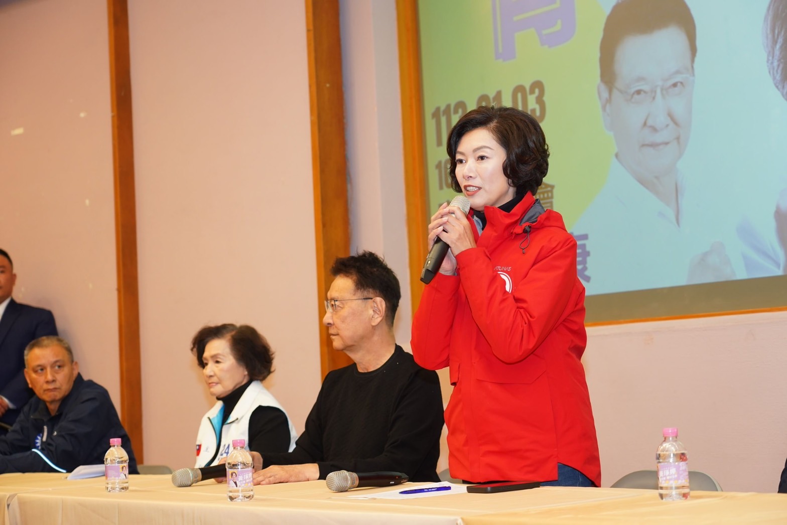 競選活動正式開跑首日 宜蘭藍綠白立委候選人各有起手式 - https://www.watchmedia01.com
