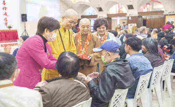 寒冬送暖關懷中市福田戶！惠中寺傳揚人間有情佛光有愛 - https://www.watchmedia01.com