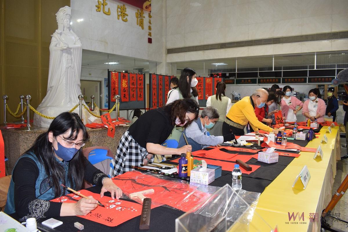 （有影片）／龍鳳呈祥賀新春 北港媽祖醫院邀名師揮毫贈春聯 - https://www.watchmedia01.com