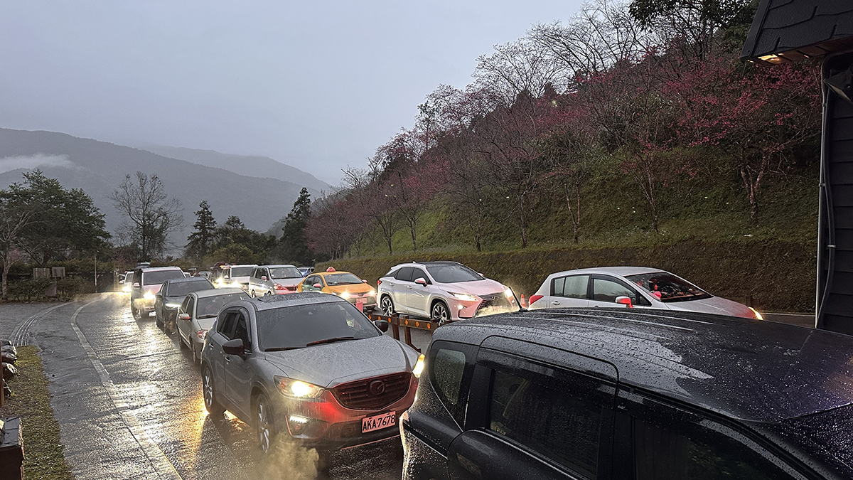 太平山23日凌晨開始下雪 目前積雪已達1公分 - https://www.watchmedia01.com
