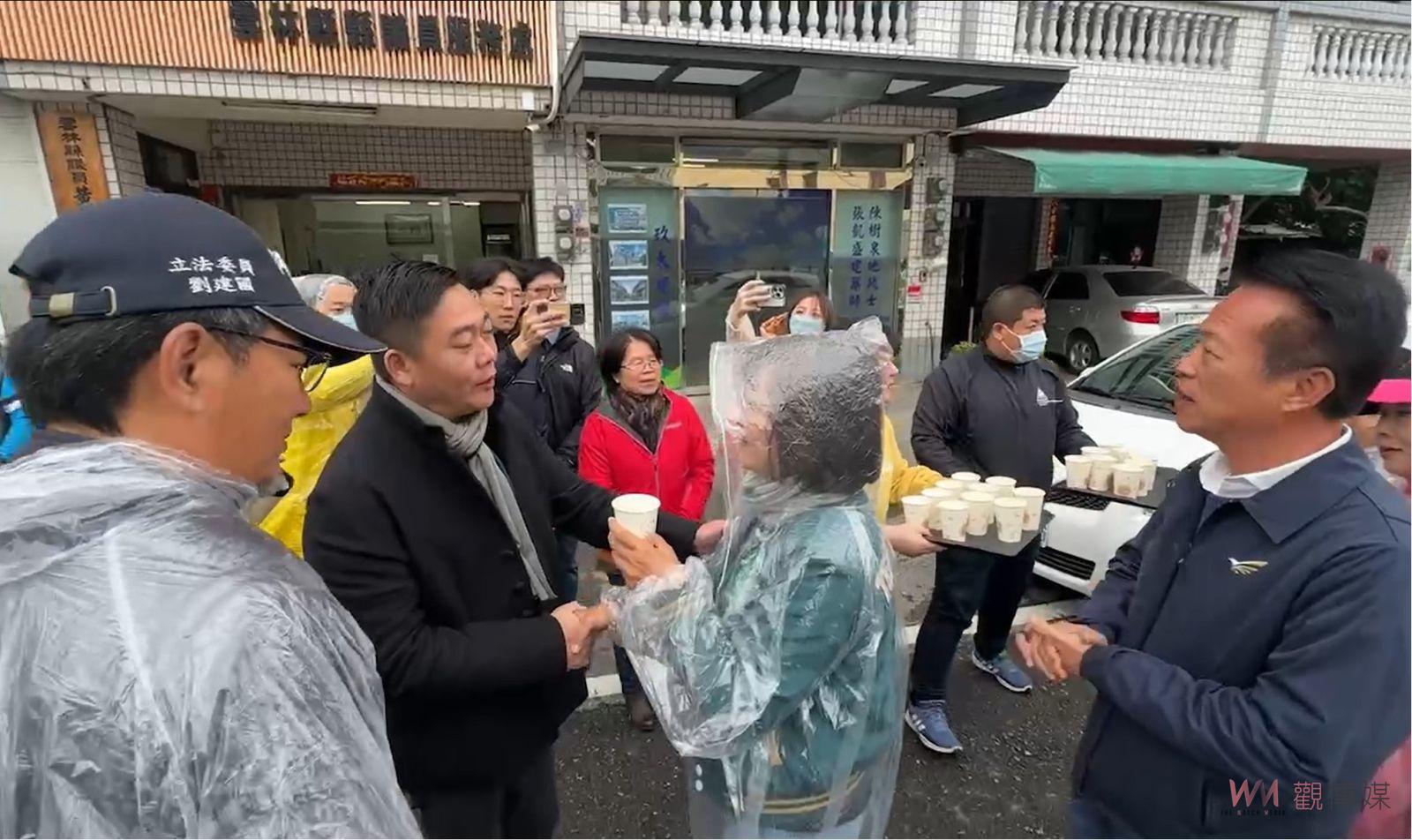 （有影片）／蘇治芬徒步謝票抵虎尾黃凱加油　翁章梁稱讚為年輕政治人物示範 - https://www.watchmedia01.com