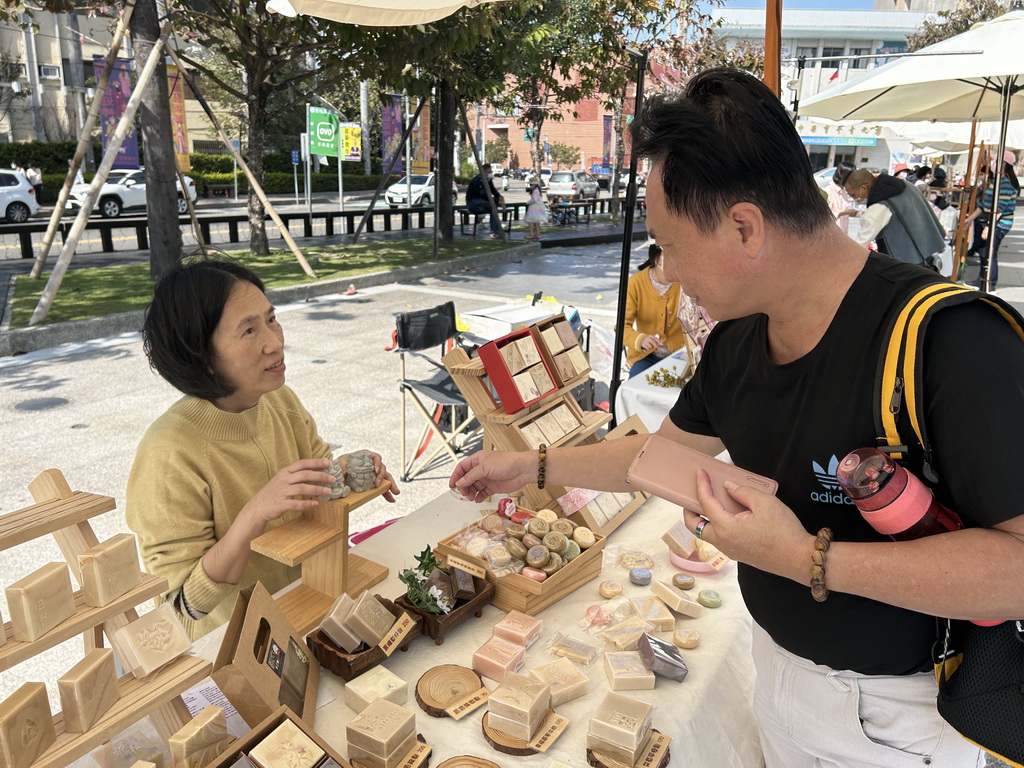 天然皂樣式與功效推陳出新 喜兆泡泡坊陳瑞芝創新用途皂福民眾 - https://www.watchmedia01.com