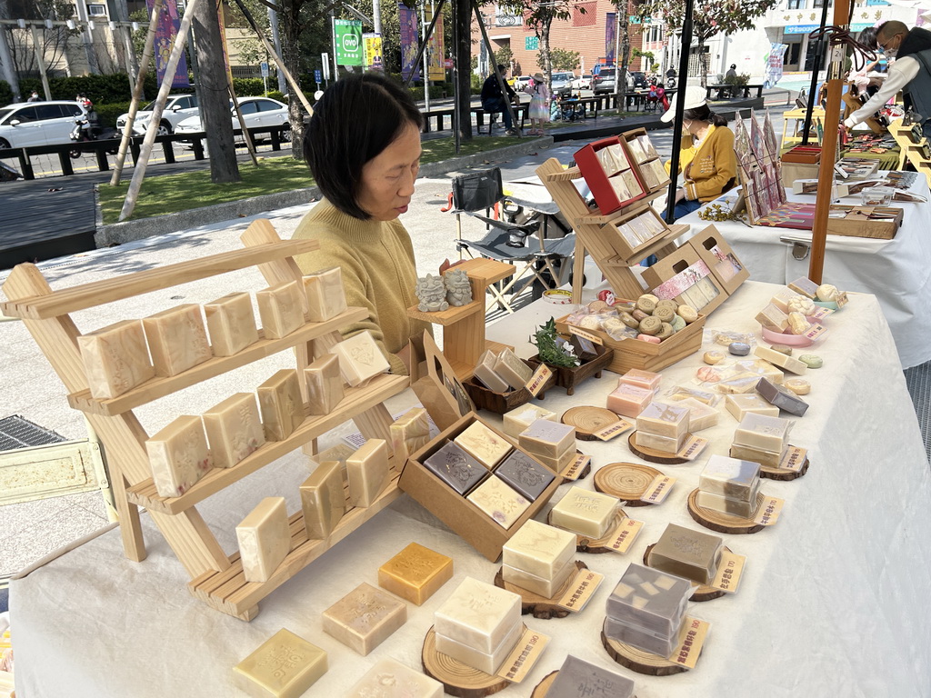 天然皂樣式與功效推陳出新 喜兆泡泡坊陳瑞芝創新用途皂福民眾 - https://www.watchmedia01.com