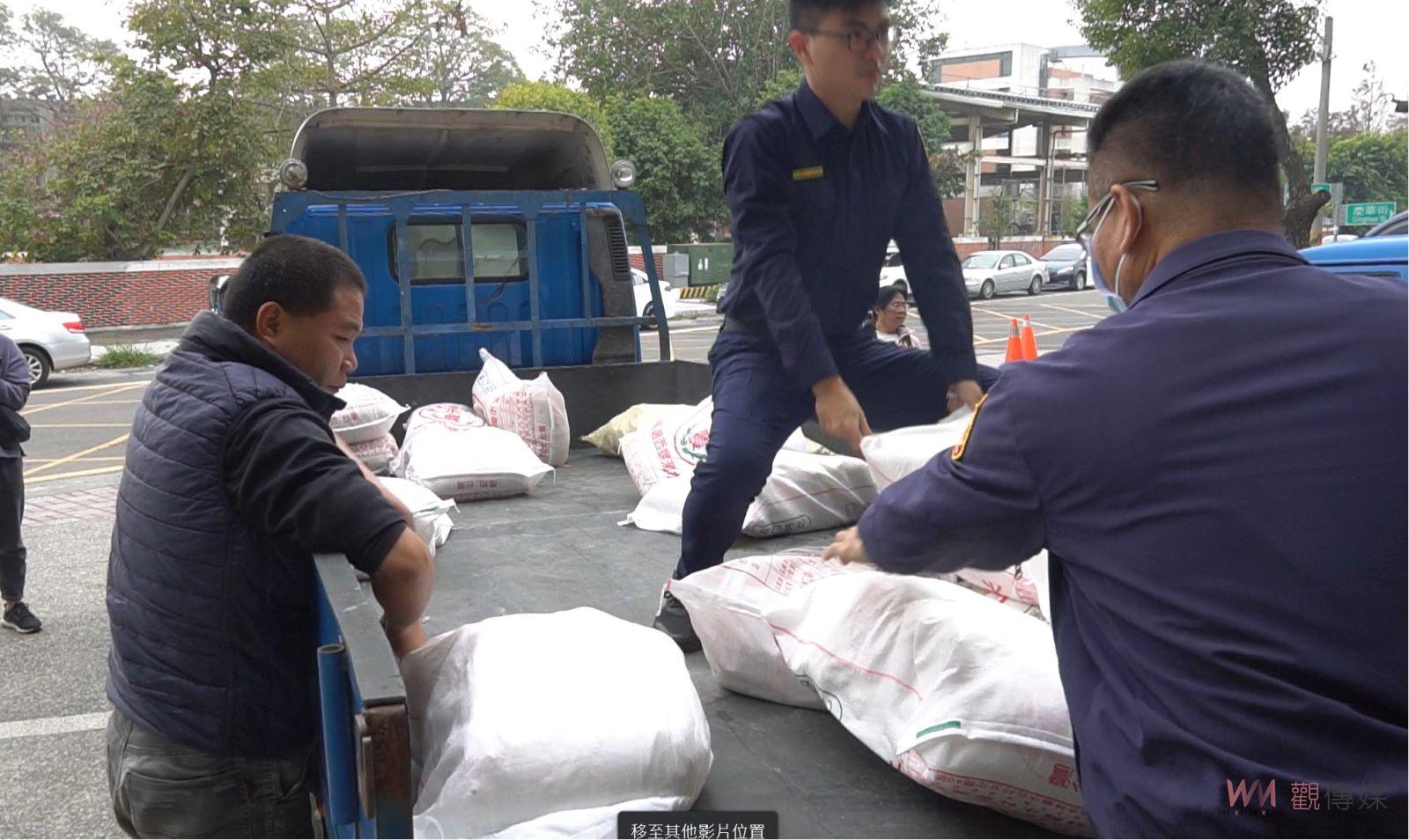（有影片）／北港警民合作三鄉鎮寒冬送暖　冬令救濟與預防犯罪防詐宣導 - https://www.watchmedia01.com