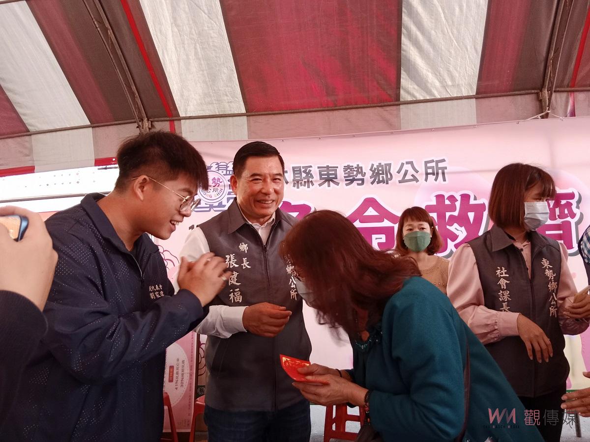 （有影片）／東勢鄉公所首辦冬令救濟 發放救濟金及關懷物資助弱勢民眾 - https://www.watchmedia01.com