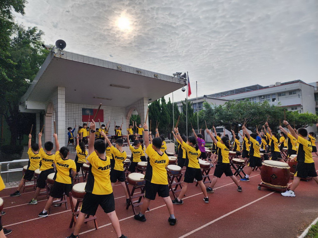 埔心國小太鼓隊成軍六年 屢受邀活動演出展現團隊默契與精神 - https://www.watchmedia01.com