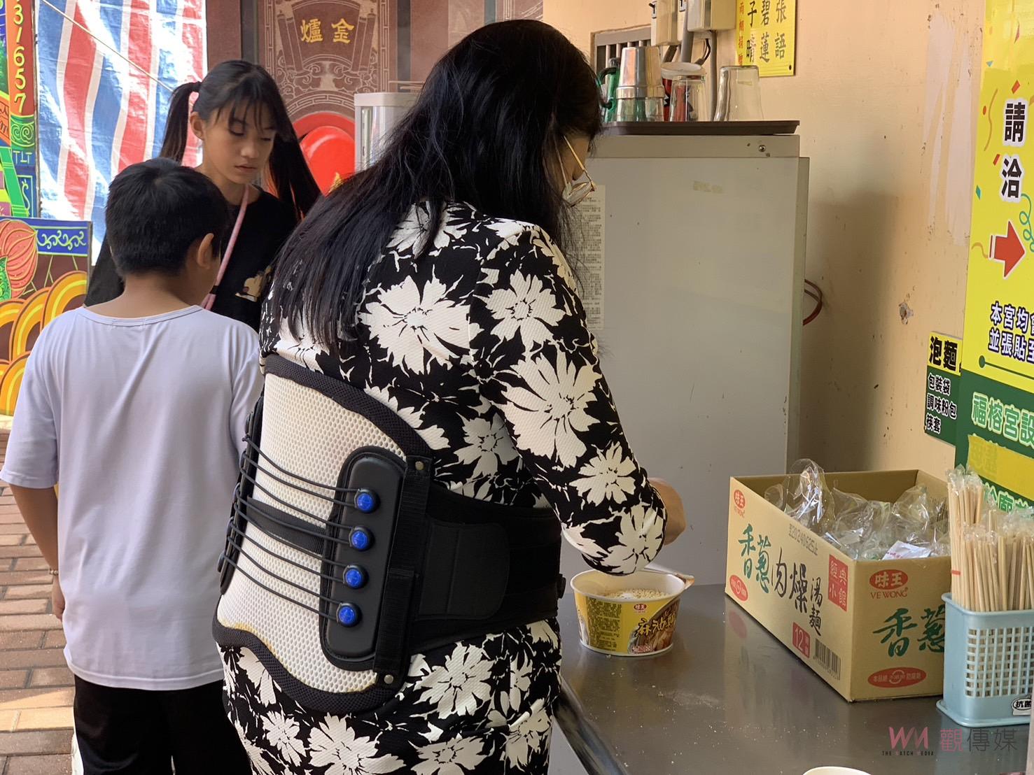 （有影片）／芬園139線福榕宮「土地公請吃泡麵」爆紅　五年飽餐20萬碗 - https://www.watchmedia01.com