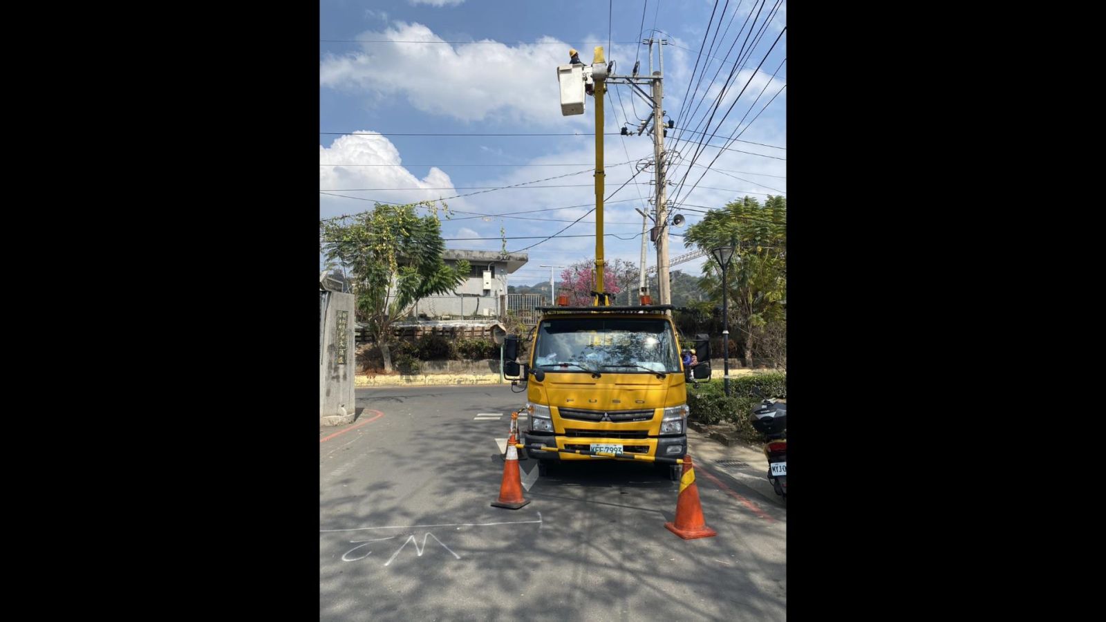 嚇死寶寶！二水光明路突發停電後遭遇4.9地震　居民驚慌逃生 - https://www.watchmedia01.com