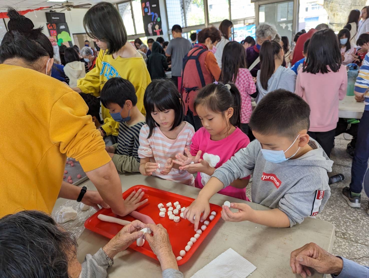 天穿日 憲明國小與天送埤居民玩樂體驗傳統客家天穿文化 - https://www.watchmedia01.com