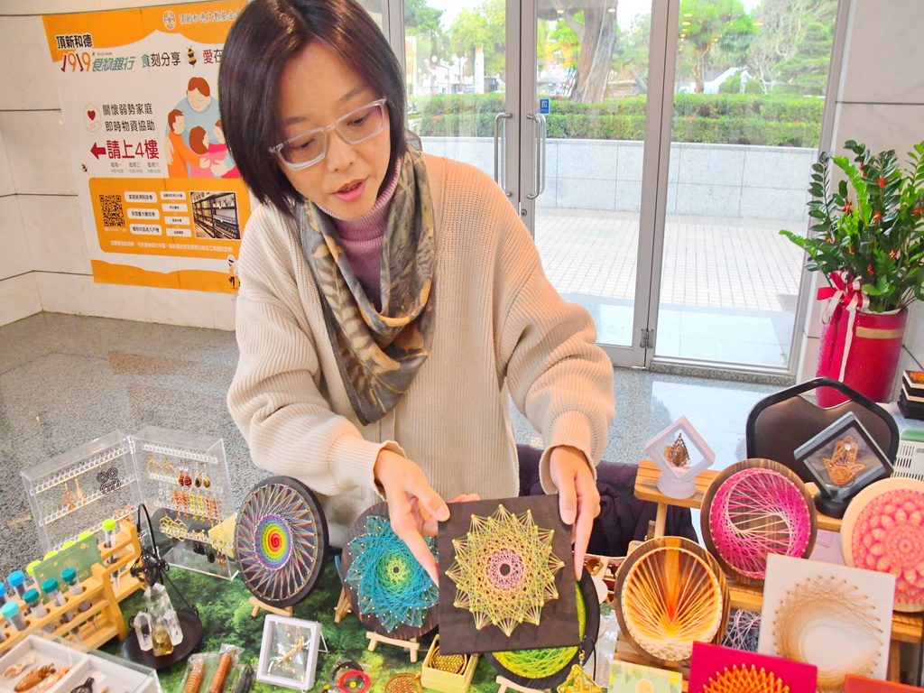 以線繞出的圖案排列組合 String Art線藝可以激發小朋友數學的理解力 - https://www.watchmedia01.com