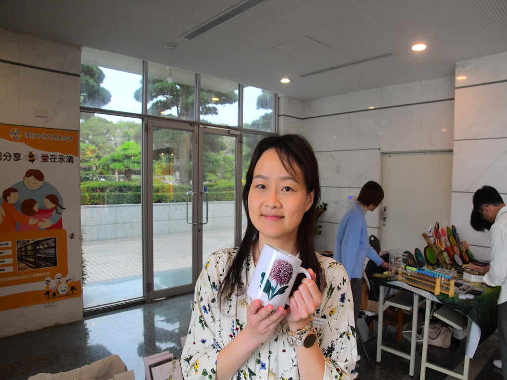 花開製作所凱洛小姐巧思 電腦畫出將鮮豔植物化成生活美物 - https://www.watchmedia01.com