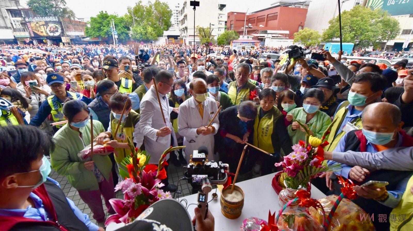 （有影片）／媽祖加持　秀傳醫療體系總裁黃明和請媽祖庇佑治療中的姊姊 - https://www.watchmedia01.com