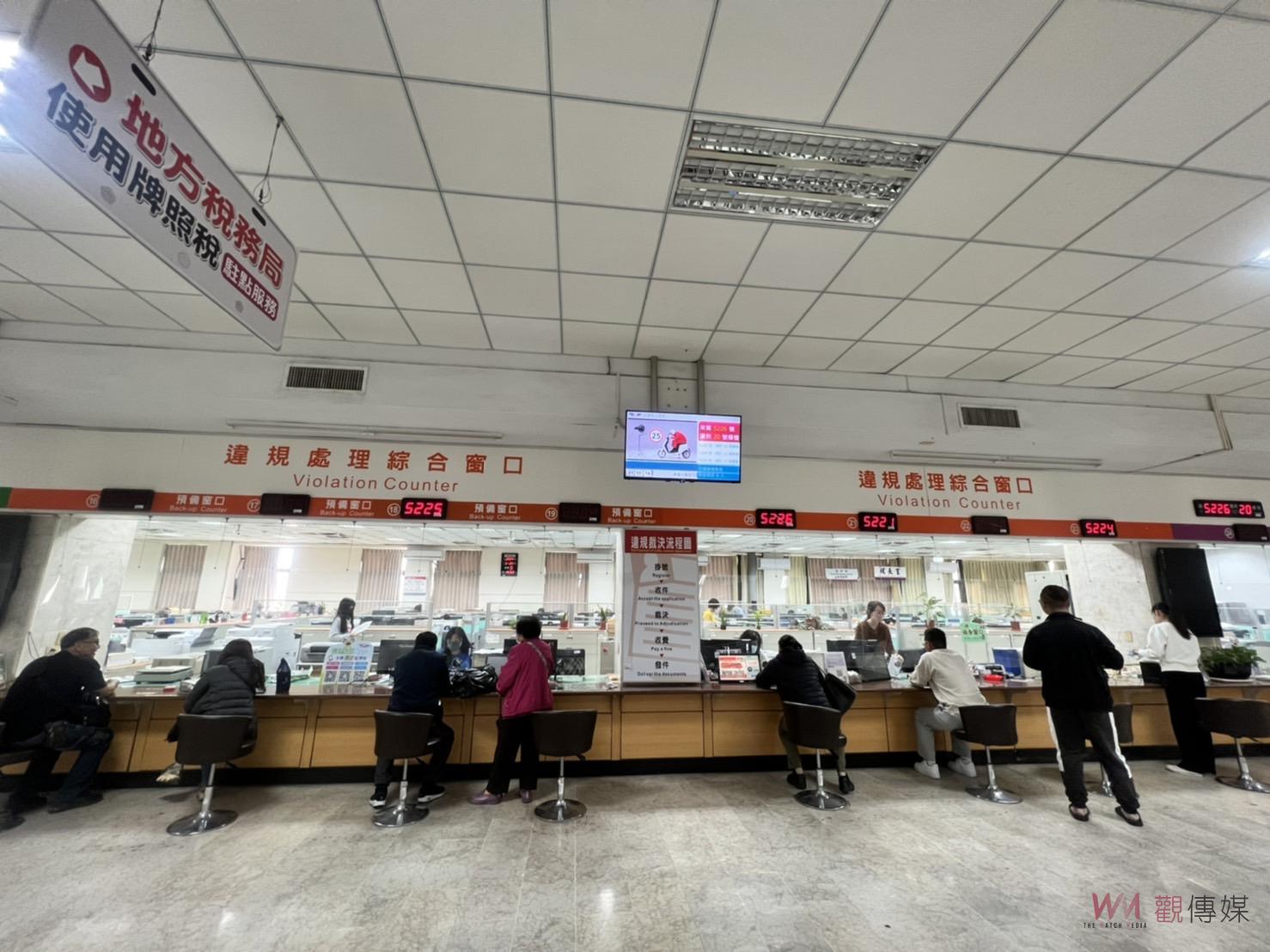 （有影片）／耍賴！衝動大叔不滿駕照被註銷　監理站申訴叫囂滿口噴髒話 - https://www.watchmedia01.com