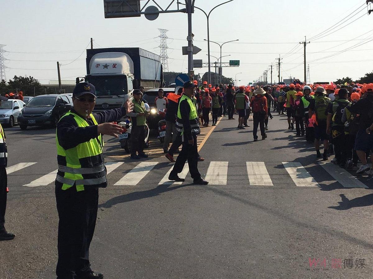 虎警恭迎白沙屯媽祖　同步交安、防詐宣導守護「香燈腳」 - https://www.watchmedia01.com