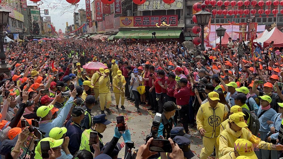 白沙屯媽祖、山邊媽祖鑾駕抵達北港朝天宮 數十萬信徒齊聲高喊「進哦！」 - https://www.watchmedia01.com