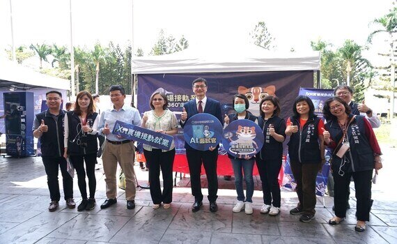 中市府攜手興大舉辦就業博覽會！吸引5600人參加 媒合率達7成 - https://www.watchmedia01.com