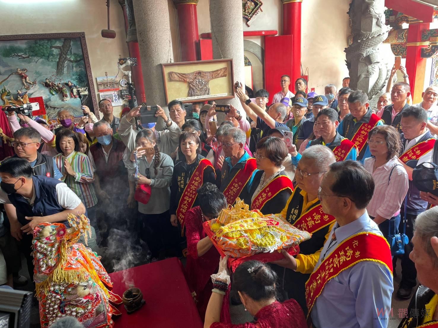 （有影片）／傳衍200多年！彰化南瑤宮笨港進香換龍袍：百年徒步古香路之行 - https://www.watchmedia01.com