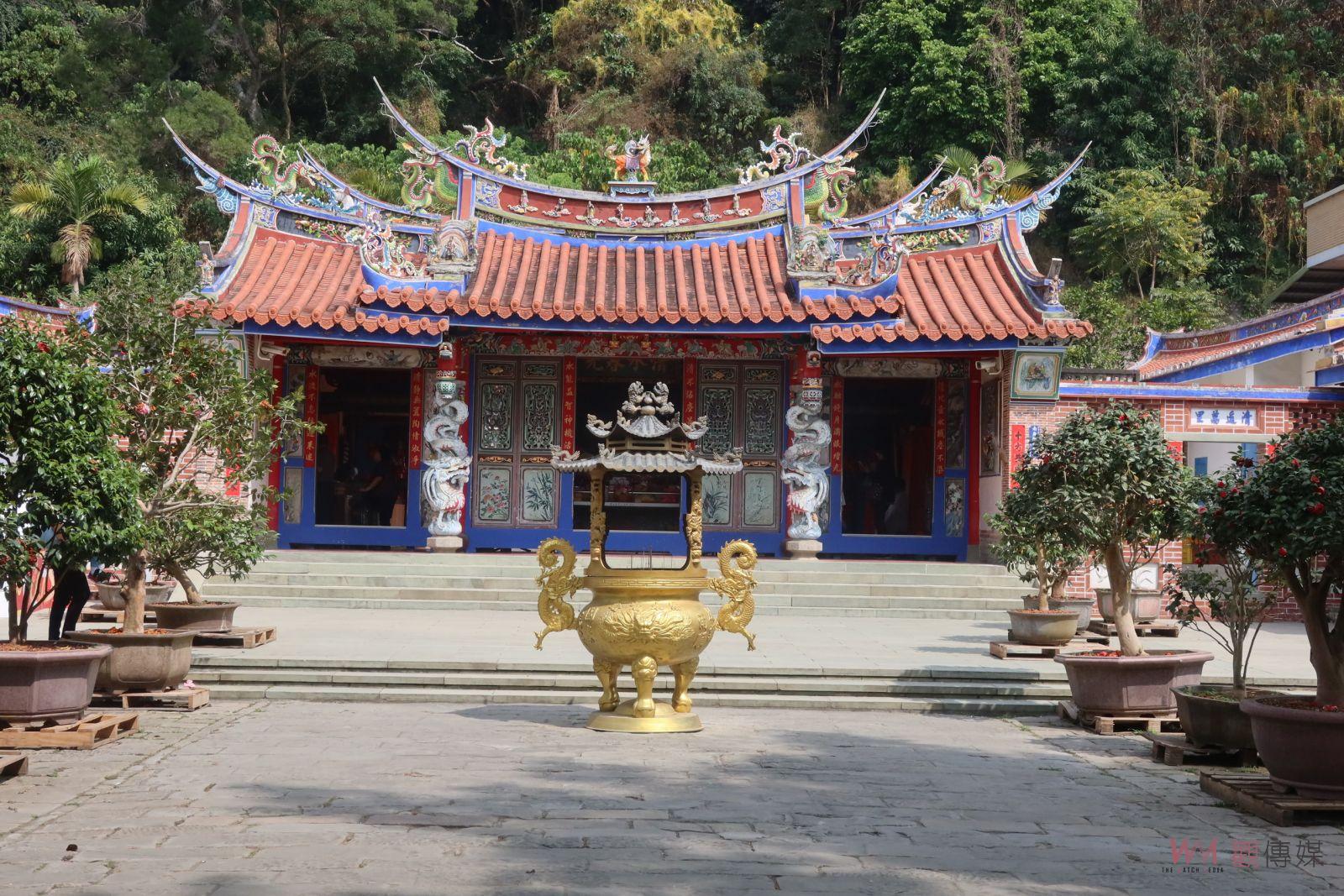 （有影片）／清水岩寺觀世音菩薩誕辰　茶樹上蜘蛛網變成英文字母 - https://www.watchmedia01.com
