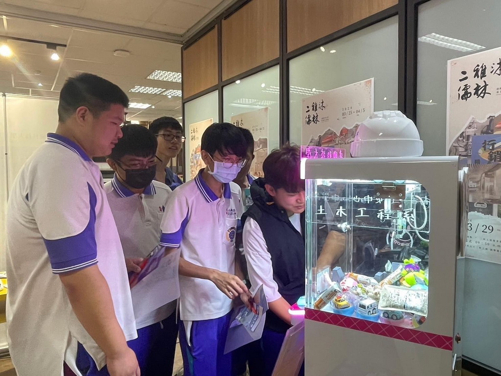 二林工商校慶八七有喜 校友回母校成就滿滿顯揚 - https://www.watchmedia01.com
