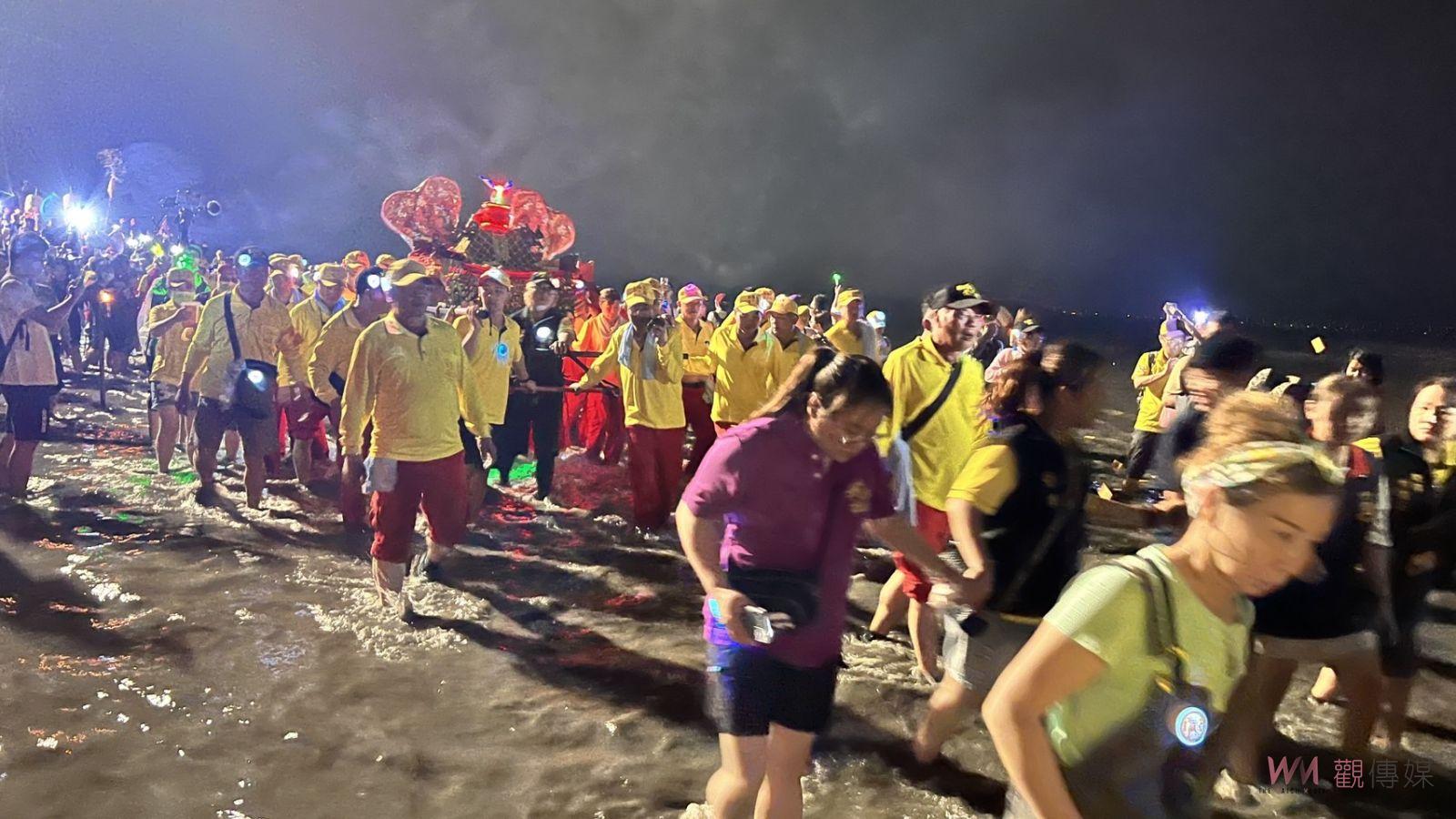 （有影片）／百年神奇！南瑤宮「三媽愛潦溪」人神橫渡濁水溪 信眾虔誠激動 - https://www.watchmedia01.com