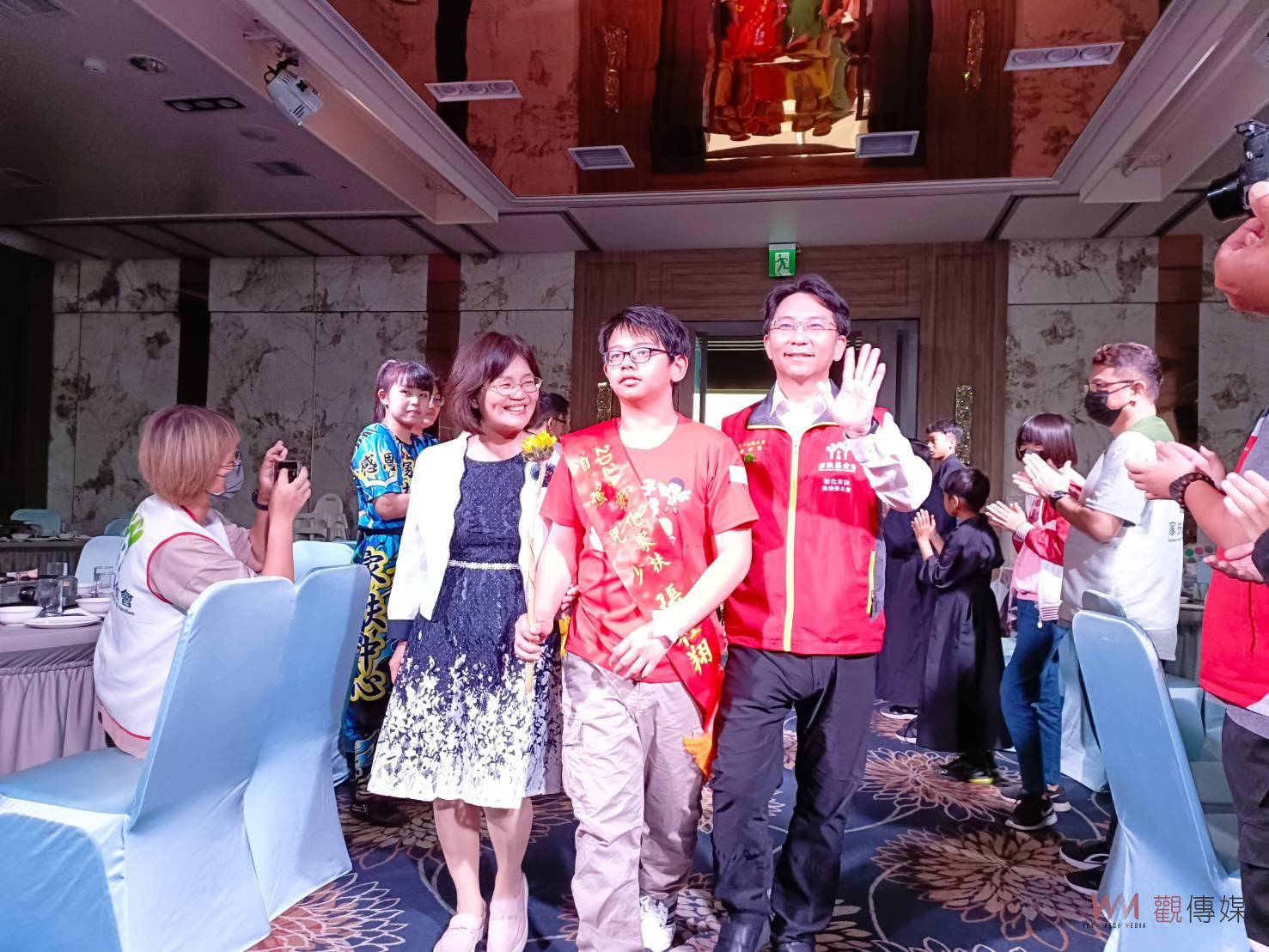 （有影片）／無畏挑戰‧光輝前行：彰化家扶中心10名自強兒少受表揚 - https://www.watchmedia01.com