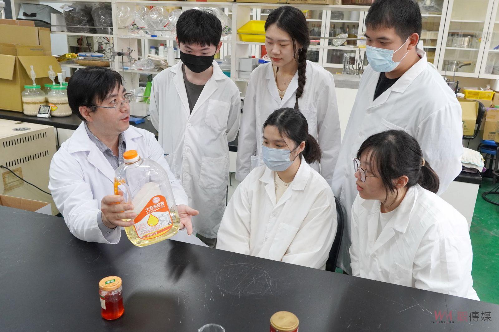 （有影片）／食品安全不再是問題！「食安實務」課程學生實戰能力大躍進 - https://www.watchmedia01.com