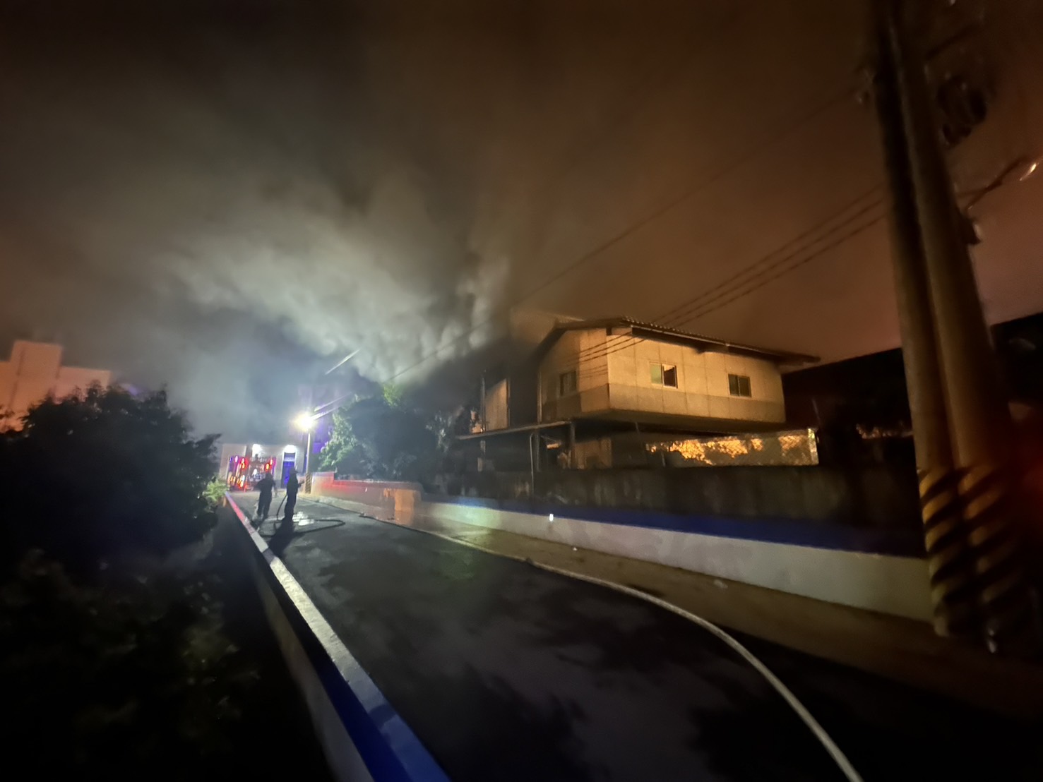 （有影片）／永靖2火災：汽車保養廠爆炸、磚房民宅深夜燃燒老翁命喪火窋 - https://www.watchmedia01.com