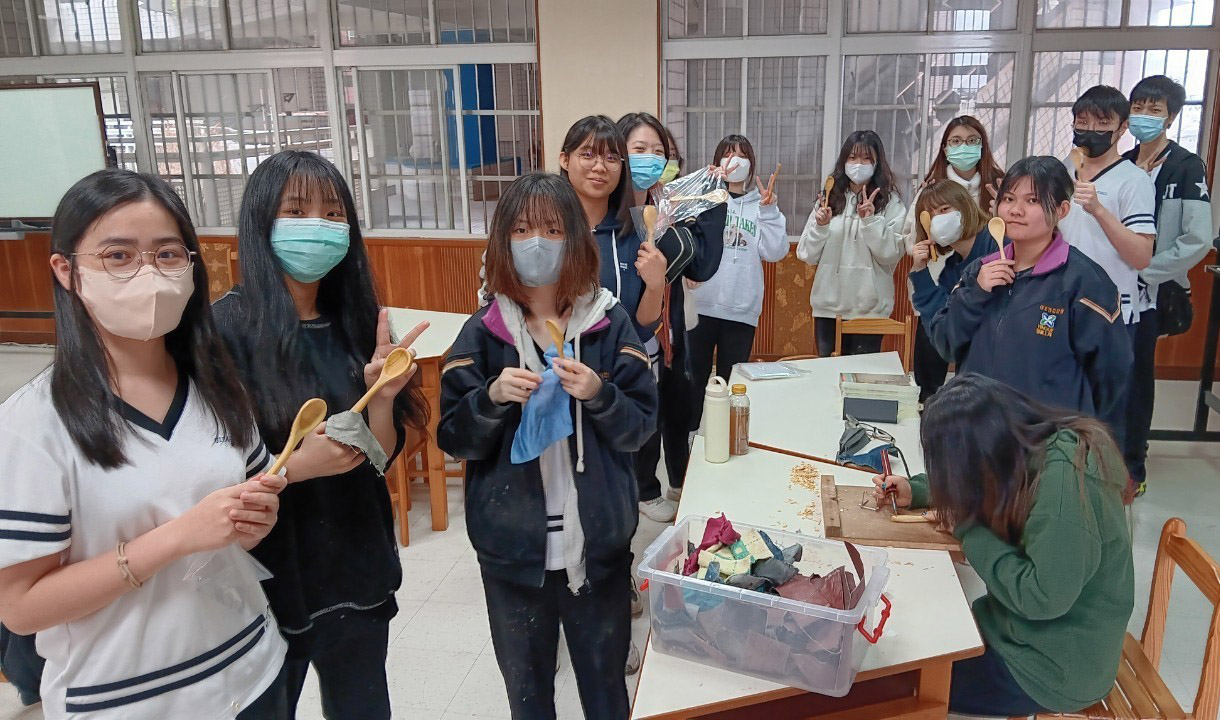 大葉大學攜手鶯歌工商 日籍老師帶領學生體驗木雕工藝 - https://www.watchmedia01.com