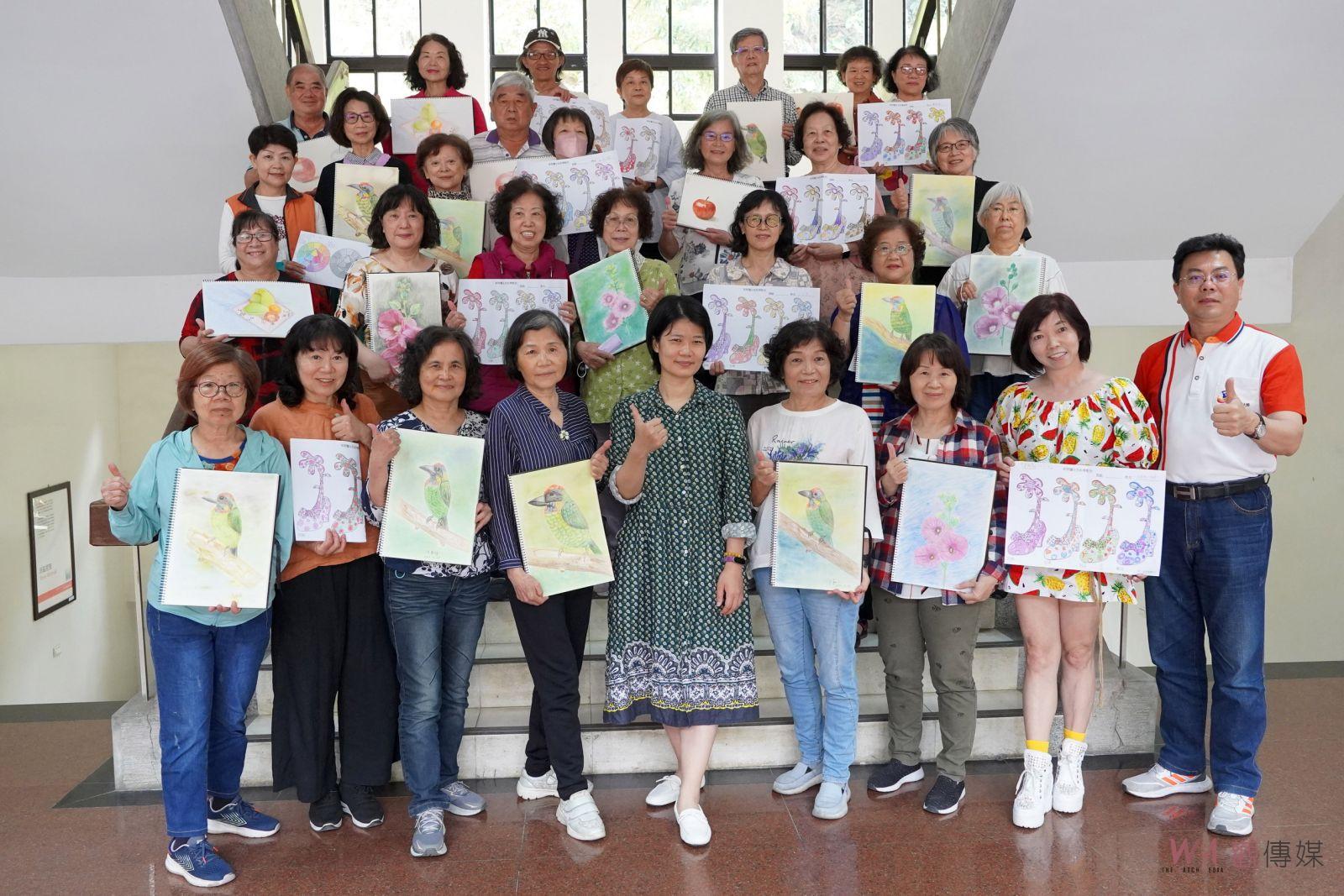 （有影片）／「綻放」 ！大葉大學長青大學色鉛筆生活彩繪班成果展「綻放」 - https://www.watchmedia01.com