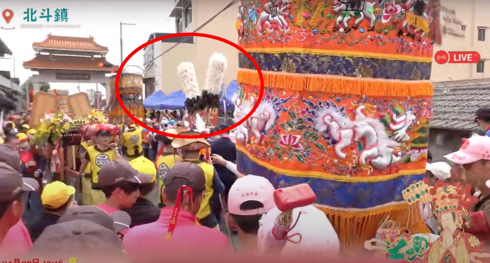 （有影片）／增添靈氣！東螺媽天后宮特製「天地撢」迎接大甲媽祖遶境　 - https://www.watchmedia01.com
