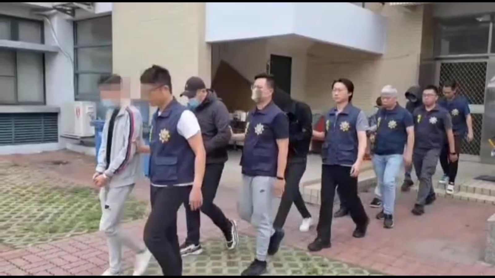 （有影片）／六惡煞開槍掃射！縣議員楊竣程服務處彈痕纍纍 - https://www.watchmedia01.com