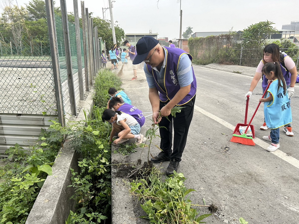 救國團埔心鄉團委會發起清淨家園 明聖國小校長張富凱帶著師生踴躍參與 - https://www.watchmedia01.com
