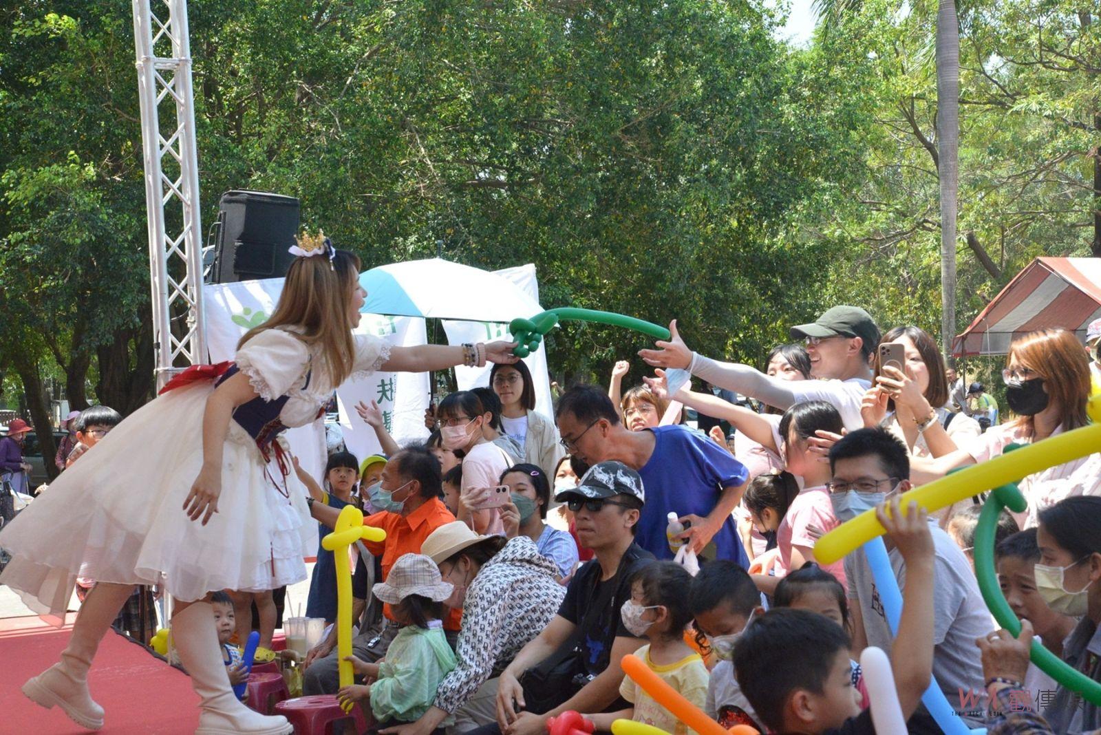 嘉義家扶愛心園遊會登場　滿滿人潮消費支持公益 - https://www.watchmedia01.com