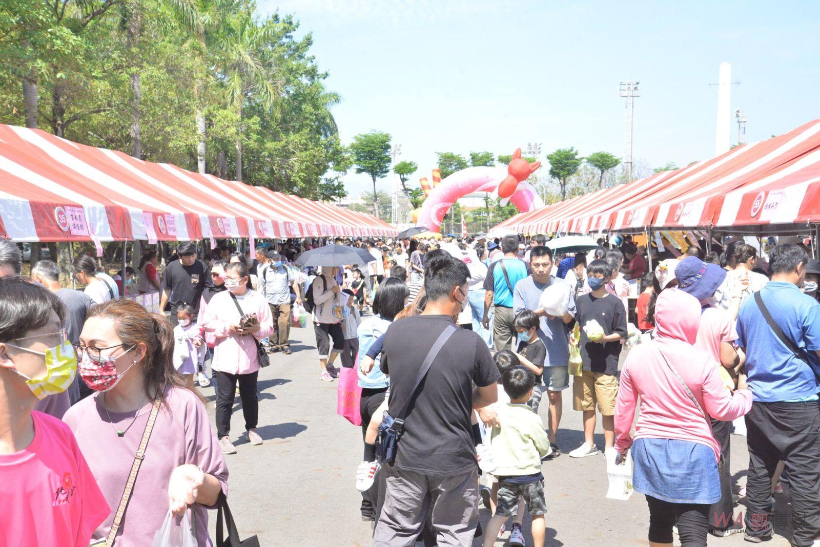 嘉義家扶愛心園遊會登場　滿滿人潮消費支持公益 - https://www.watchmedia01.com