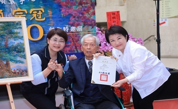 醫師畫家趙宗冠90歲創作展登場！市長盧秀燕讚悠遊於手術刀與畫筆間 - https://www.watchmedia01.com