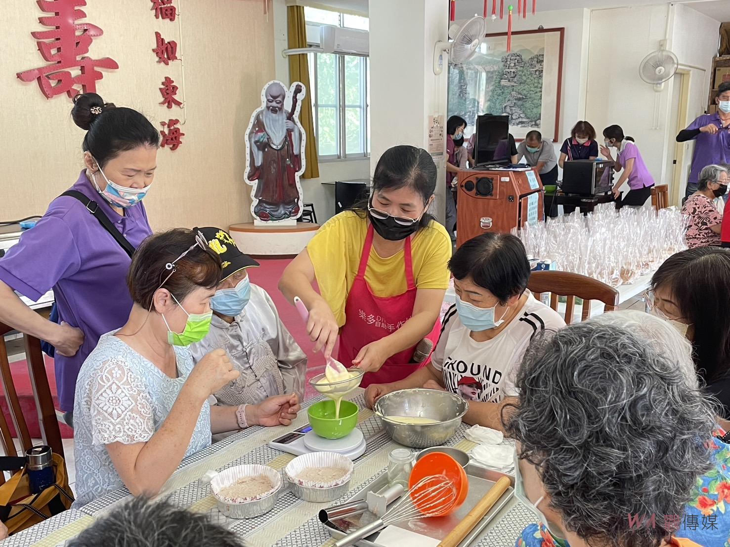 （有影片）／母親節玩烘焙　彰化榮家長輩手作蛋糕體驗幸福滋味 - https://www.watchmedia01.com
