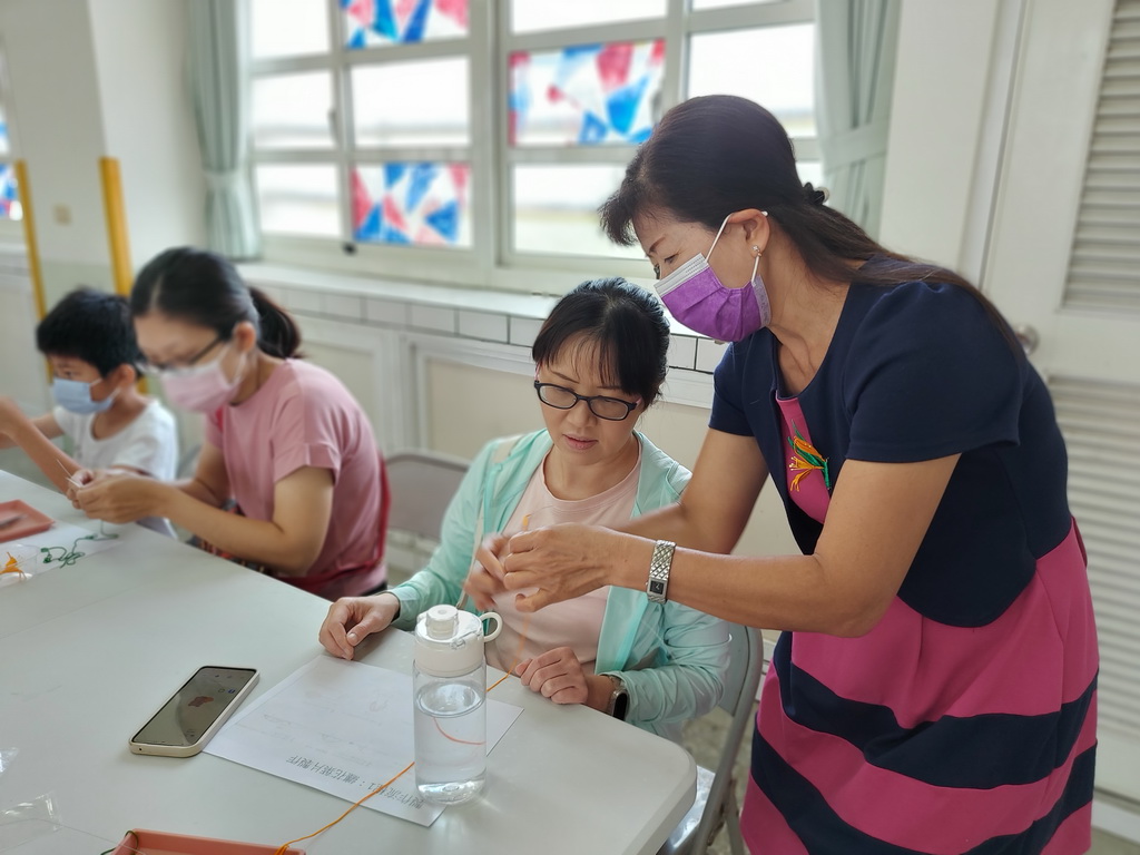 永靖鄉福德小感恩母親節 繪本說故事親子做萱花 - https://www.watchmedia01.com