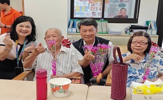 光輝五月情 幸福寵媽咪　謙和賀日照中心歡慶母親節 - https://www.watchmedia01.com
