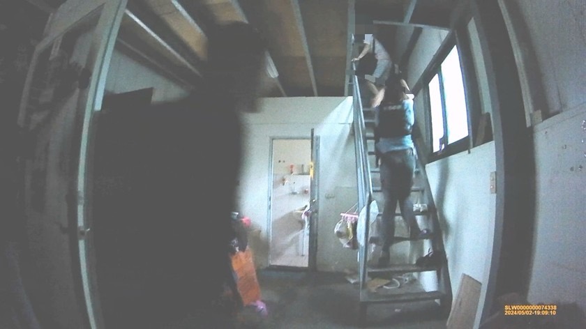 （有影片）／彰化警方逮捕毒品通緝犯　80歲老母溫情喊話化解槍枝對峙 - https://www.watchmedia01.com