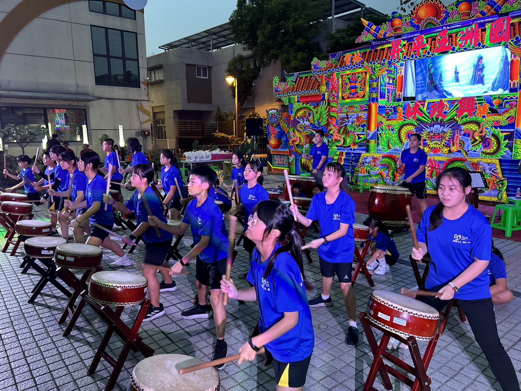 立委、縣議員爭取傳統掌中戲團演出 埔心小孩感受父母兒時趣 - https://www.watchmedia01.com