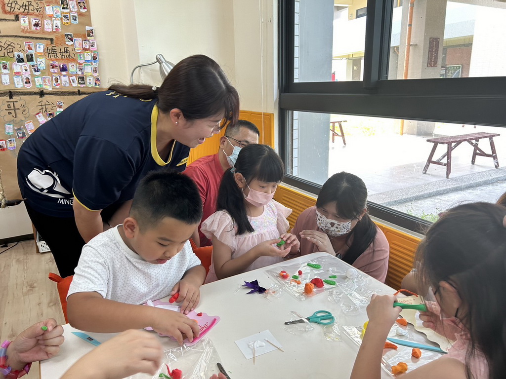 明倫幼兒園假日親職課程 做中學學到親子甜蜜的共融 - https://www.watchmedia01.com