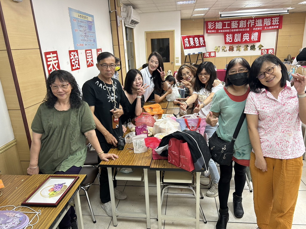 彰化縣商業會彩繪工藝進階班結訓 楊秀椿師生精品創作被看見 - https://www.watchmedia01.com
