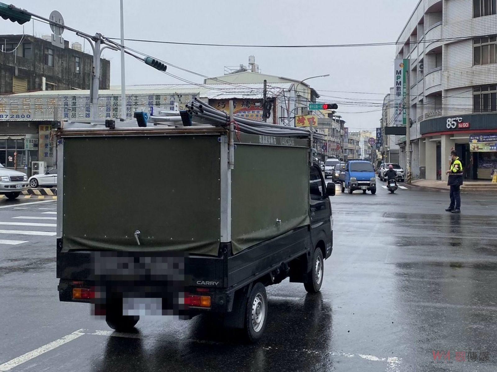 雨天號誌調整致花壇鄉交通癱瘓　家長學生：遲到受不了 - https://www.watchmedia01.com