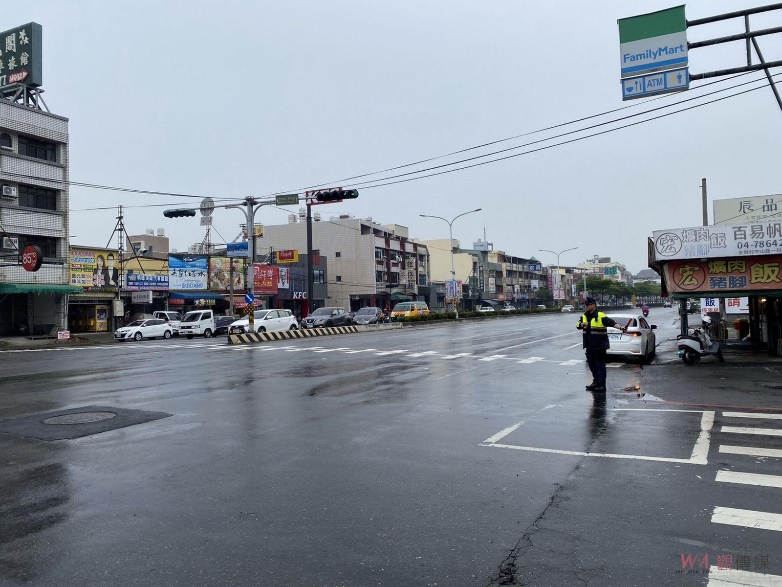 雨天號誌調整致花壇鄉交通癱瘓　家長學生：遲到受不了 - https://www.watchmedia01.com