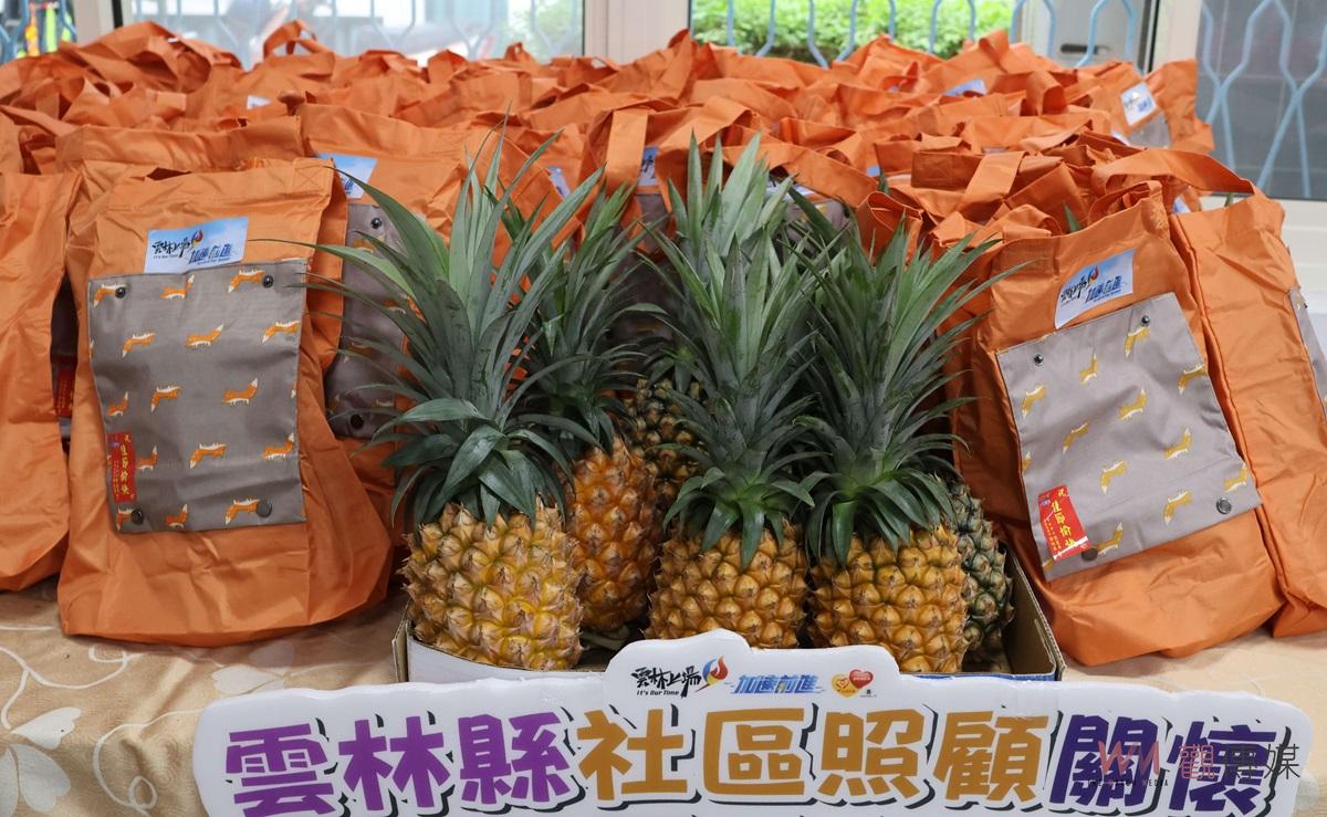 （有影片）／張麗善縣長發送鳳梨祝端午快樂　長青食堂與關懷據點好運旺來 - https://www.watchmedia01.com