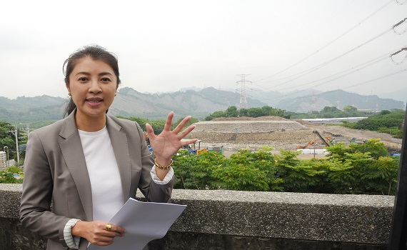 南投縣草屯垃圾山移除了 環境不再惡臭 - https://www.watchmedia01.com
