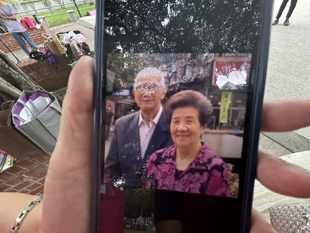 員林公園粉紅仙女舞動半世紀 創辦大姊江錦屏今年96歲 - https://www.watchmedia01.com