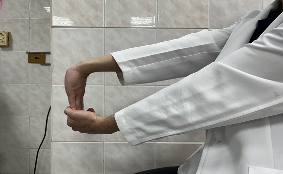 不一定打球才會得到「網球肘」！ 治療師教您消滅不適感 - https://www.watchmedia01.com