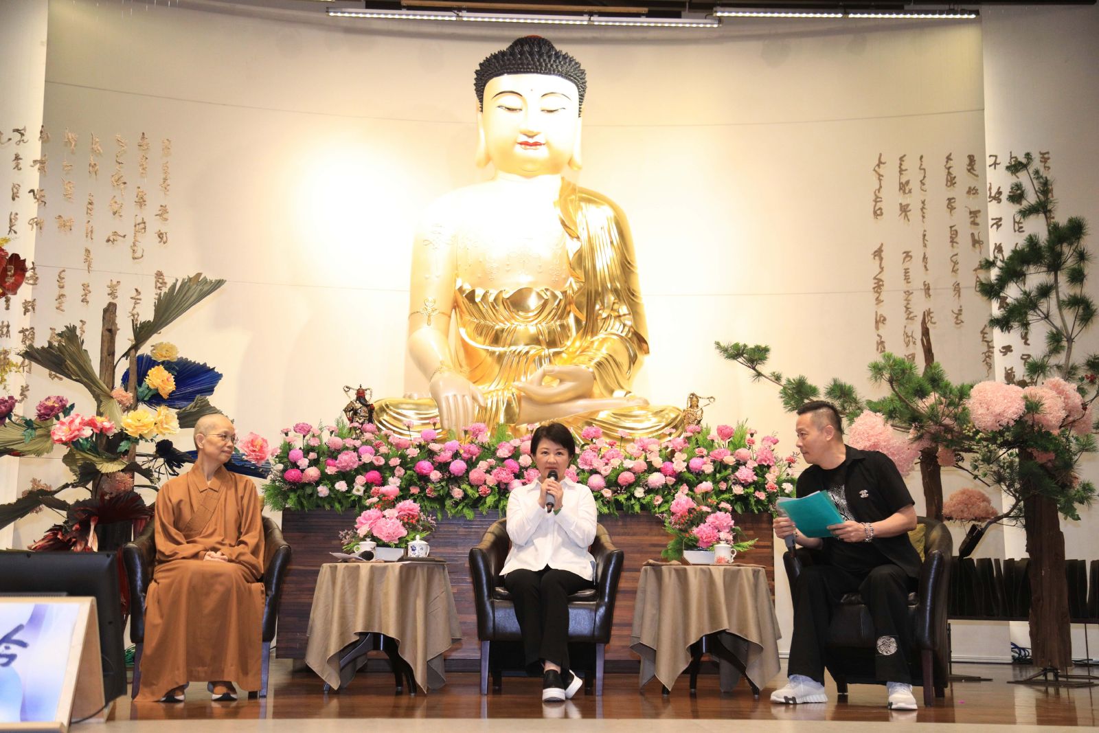 佛光山惠中寺「未來與希望」講座10週年 盧秀燕分享：不忘初衷永遠感恩 - https://www.watchmedia01.com